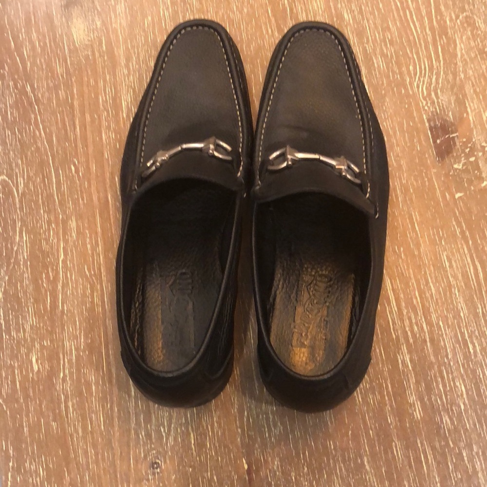 Salvatore Ferragamo black leather loafers sz 10.5